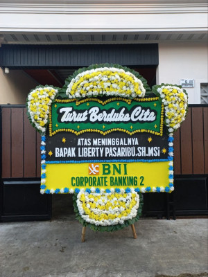 Papan Bunga Duka di Buluspesantren